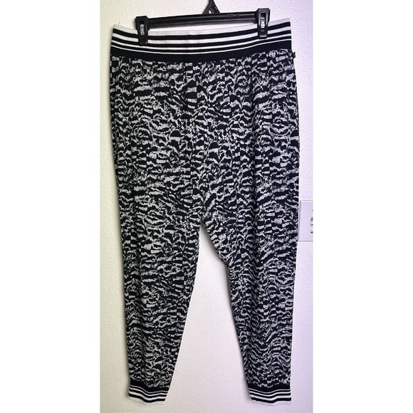 Fabletics Women's Eve Jogger Pants Black Gray Sandstorm Print Size L - Picture 3 of 16